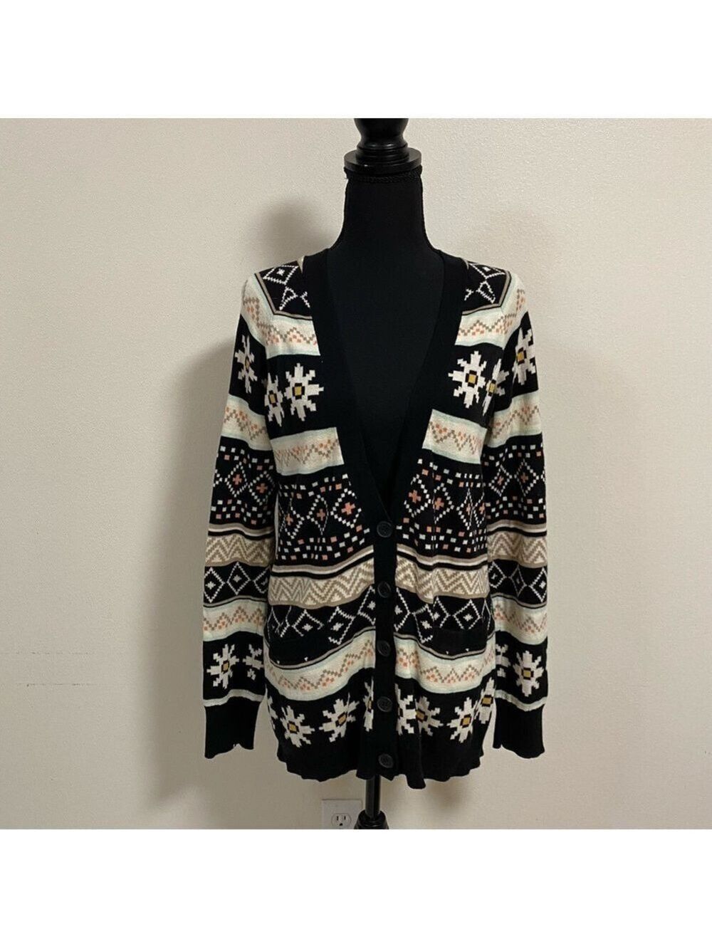 Nollie Button up Cardigan Snowflake print Size Medium